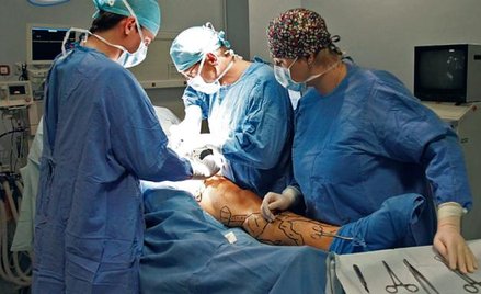 Prywatne szpitale często wybierają pacjentów z urazami łatwiejszymi do leczenia