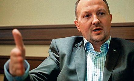Adam Pstrągowski chce mieć swój salon w Sankt Petersburgu
