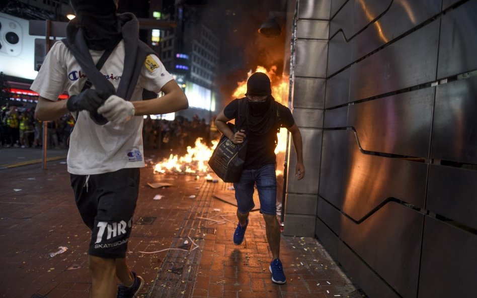 Protesty w Hongkongu: 14-latek postrzelony przez policjanta