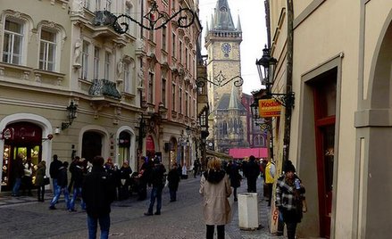 Biedni Czesi dorabiają sobie. Sprzedają paszporty dla uchodźców
