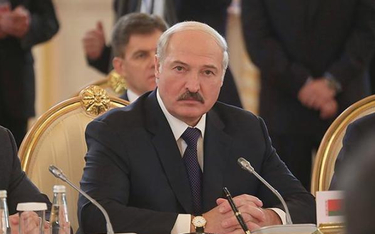 Łukaszenko odrabia lekcję z kazachskiego