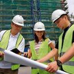 Wakacyjne praktyki często kończą się ofertą pracy. Od lewej Jan Kowalczyk, Anna Jurczyk i Jakub Piet