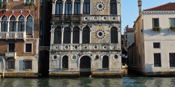 Słynny wenecki pałac na sprzedaż. Perła włoskiego renesansu z mroczną historią