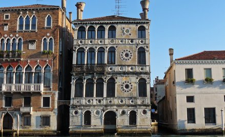 Pałac Ca’ Dario wybudowano w 1489 r. na zamówienie Giovanniego Dario, sekretarza w weneckim Senacie.