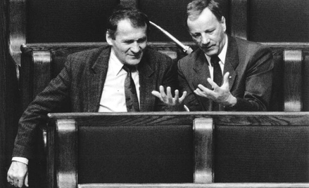 Henryk Wujec i Jan Rulewski w ławach sejmowych w marcu 1995 r.: ludzie o czystych rękach
