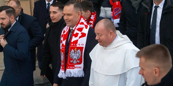 Zuzanna Dąbrowska: Prezydent Karol Nawrocki z „Dragonem”, czyli ustawka w sanktuarium