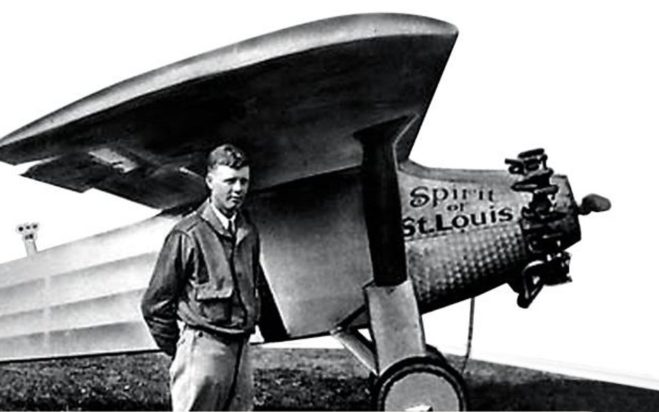 Lindbergh nazwał swój samolot Spirit of St. Louis na cześć przedsiębiorców z rodzinnego miasta, któr