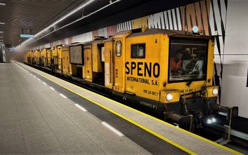 Pociąg szlifujący szyny jeździ wyłącznie w nocy, poza godzinami ruchu pasażerskiego