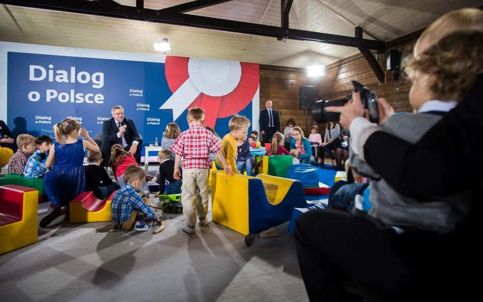 Bronisław Komorowski na spotkaniu z rodzinami