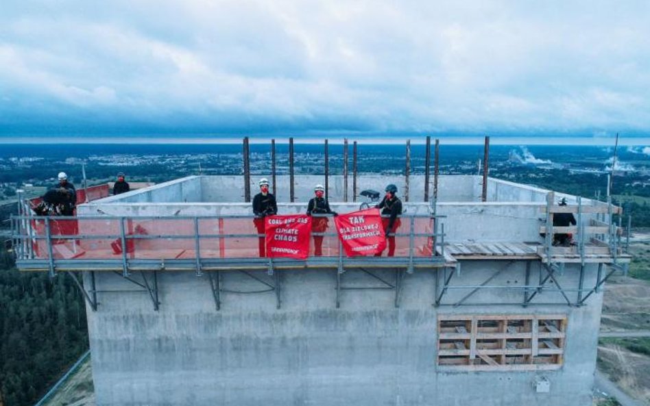 Protest Greenpeace na placu budowy bloku w Elektrowni Ostrołęka. Już nie tylko węgiel, ale i gaz jes