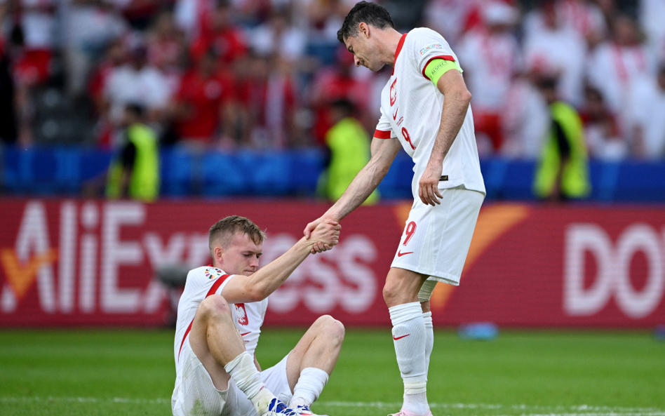 Karol Świderski oddał jeden bardzo dobry strzał. Dobrze pilnowany Robert Lewandowski - żadnego.