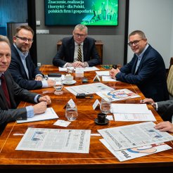 zdjecie - debata 12.09