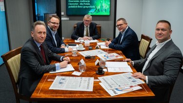 zdjecie - debata 12.09