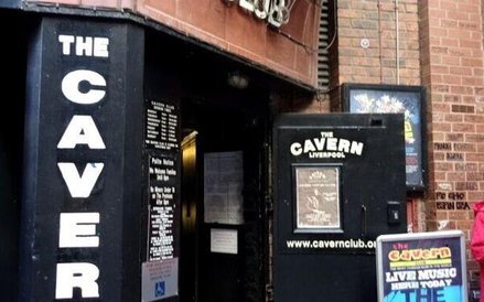 Legendarny Cavern Club w centrum Liverpoolu, gdzie Beatlesi grali 292 razy