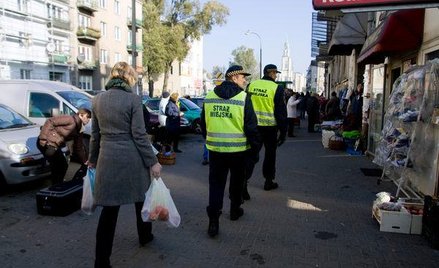 Od dziś strażnicy miejscy będą wystawiać mandaty za nielegalny handel na ulicy