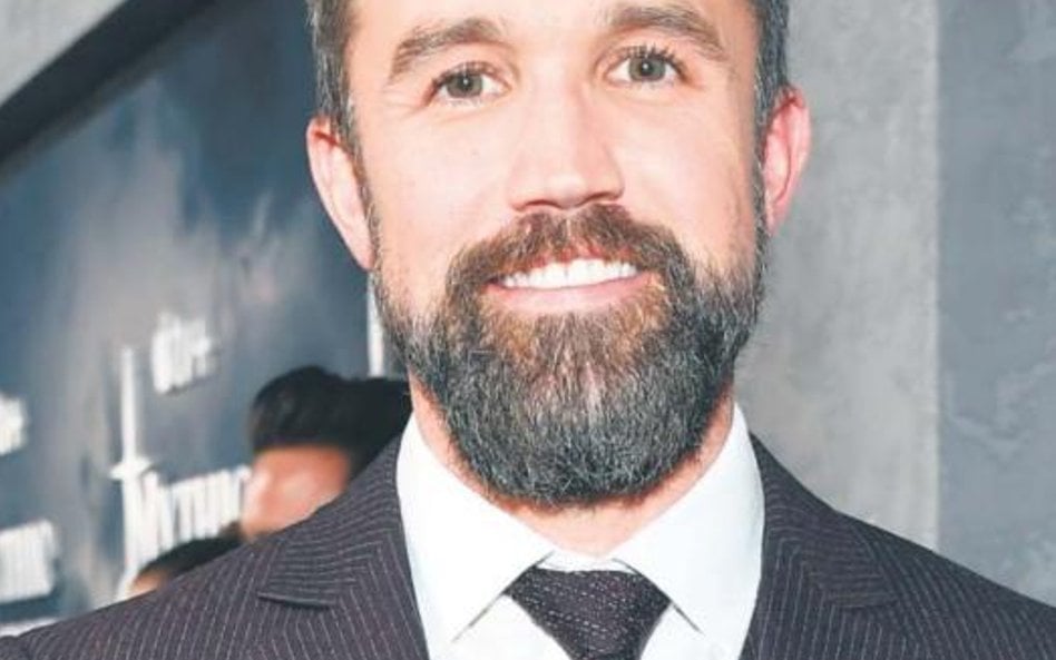 Dwaj aktorzy, Rob McElhenney i Ryan Reynolds, grający w amerykańskich filmach, chcą przywrócić blask