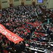 Posłowie na sali obrad w Sejmie