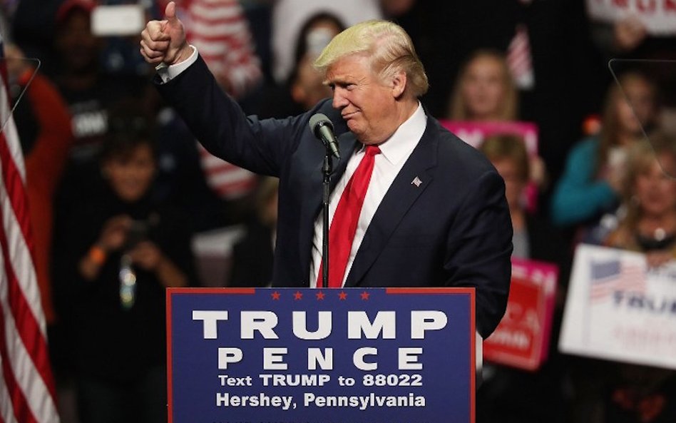 W ujawnionej rozmowie z 2005 roku z gospodarzem telewizyjnego programu "Access Hollywood" Billym Bus