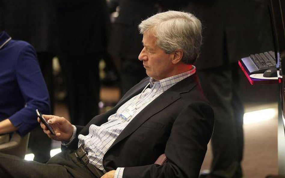 Jamie Dimon, butny szef potężnego banku z Wall Street, stanie dzisiaj przed senacką komisją bankową