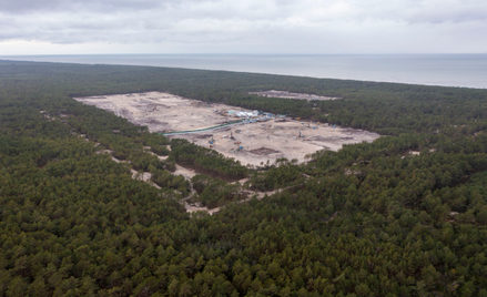 W Choczewie, gdzie powstanie pierwsza elektrownia, trwają prace geologiczne i porządkujące teren.