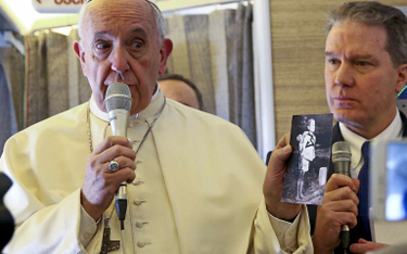 Papież Franciszek boi się wojny nuklearnej. "Jesteśmy na krawędzi"