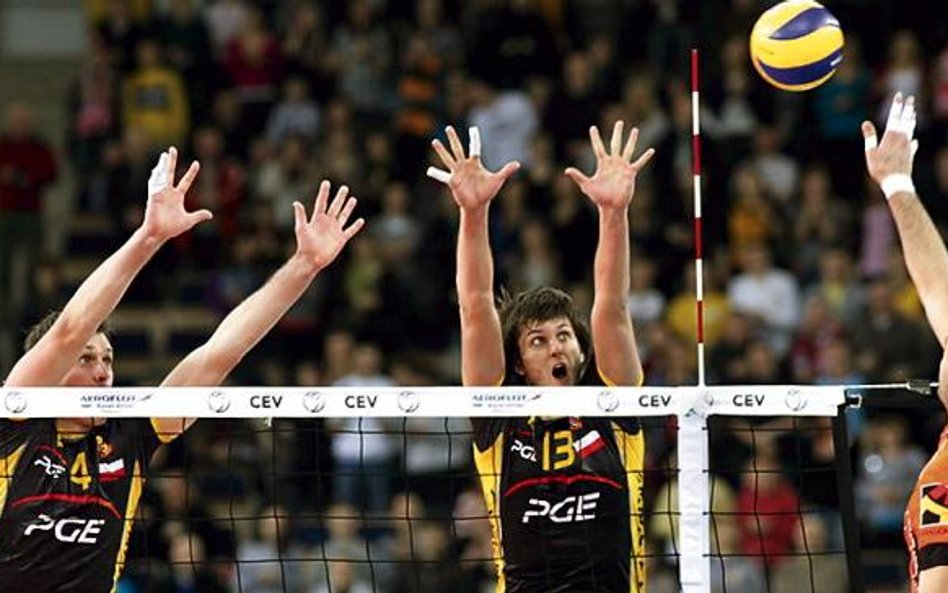 Michał Winiarski (drugi z lewej) wcześniej grał w Trentino, dziś w Skrze