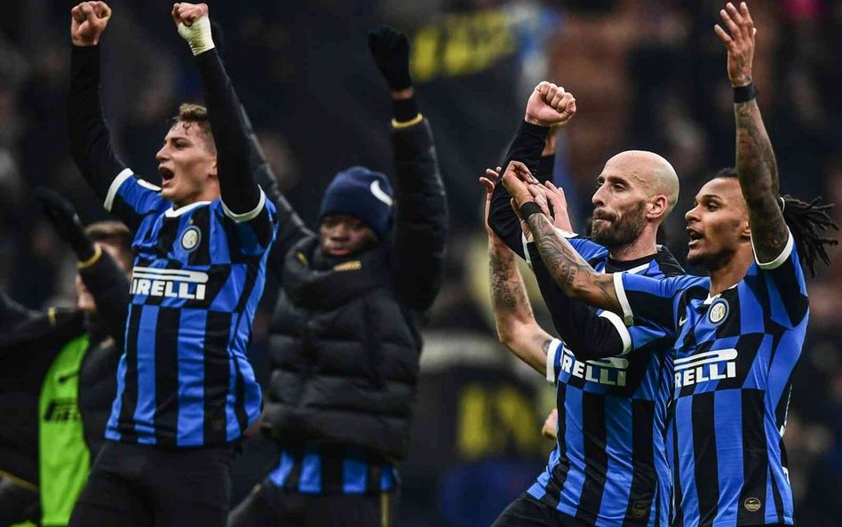 Inter na zakupach w Manchesterze. Young zagra w Mediolanie