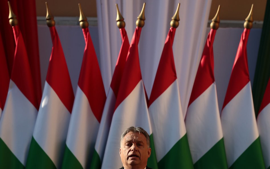 Mark Leonard: Merkel powinna się odciąć od Orbána