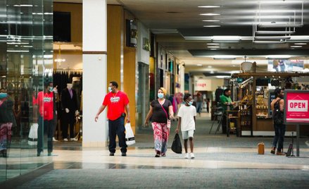 Pandemia: W USA zniknie 25 tysięcy sklepów