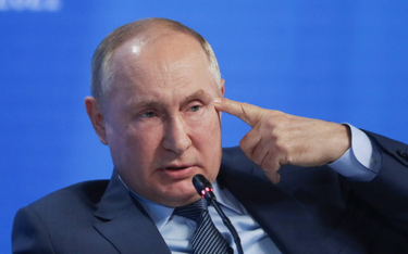 Kreml grozi Unii odejściem od euro