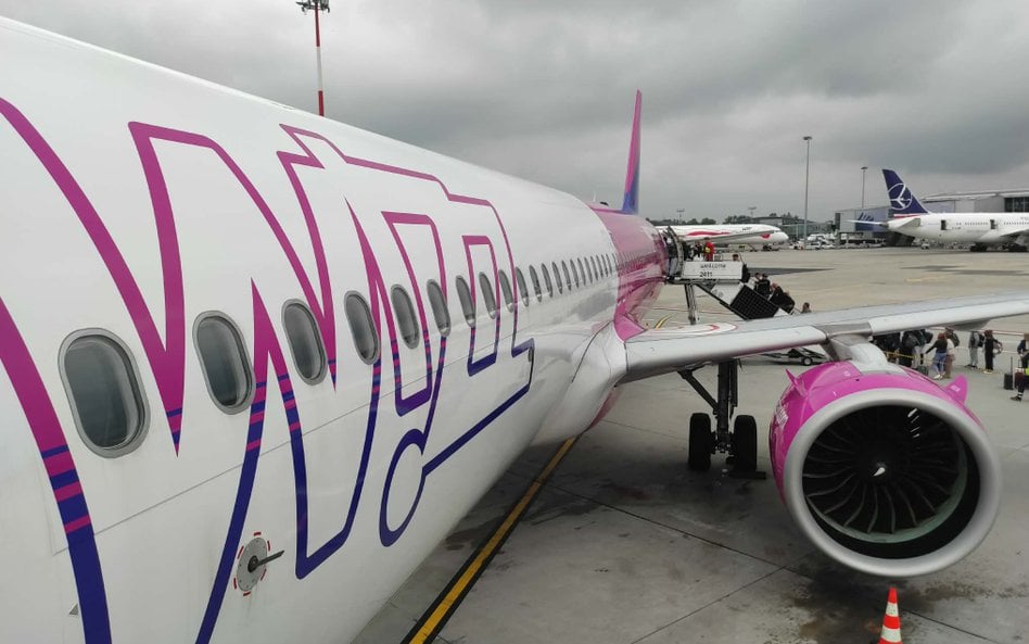 Choć wzrasta liczba pasażerów Wizz Air woli obciąć część rejsów, żeby nie ponosić ryzyka związanego 
