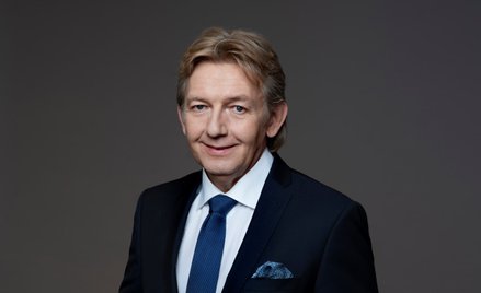 Jacek Pawlak, prezydent Toyota Motor Poland: E-auta nie ograniczą w Polsce emisji