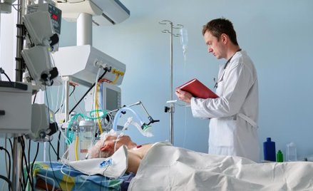 Fundacja SMS z Nieba uzbierała pieniądze na sześć respiratorów. Dziś ruszyła zbiórka na siódme urząd
