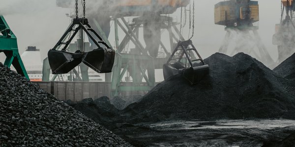 Polska płaci pierwsze pieniądze za przegrany węglowy spór z Australijczykami