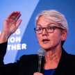 Według Jennifer Granholm Polska jest przykładem kraju, który ponownie toruje energetyce atomowej dro