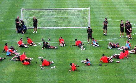 Piłkarze FC Barcelony podczas treningu