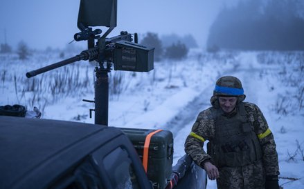 Ukraiński żołnierz na wschodzie kraju