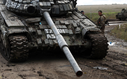 Rosyjski czołg T-72 pod Iziumem