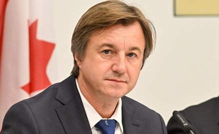 Prezes Orlen Synthos Green Energy Rafał Kasprów podczas uroczystego podpisania umowy na realizację w