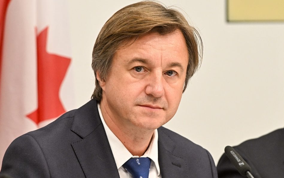 Prezes Orlen Synthos Green Energy Rafał Kasprów podczas uroczystego podpisania umowy na realizację w