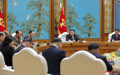 Kim Dzong Un wzywa do przyspieszenia produkcji broni atomowej