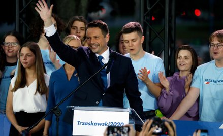Obywatele RP do Trzaskowskiego: Złóż legitymację!