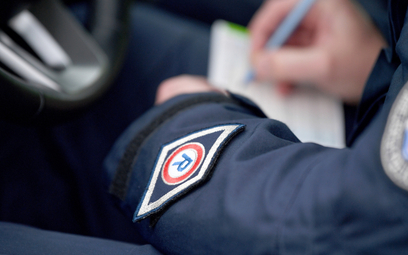 Kierowcy płaczą i płacą kary. Kwota nałożonych przez policję mandatów wzrosła rekordowo