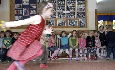 Sześciolatki później do szkół: MEN krytykowany