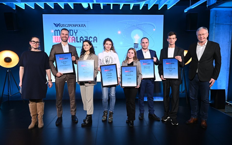 Podczas uroczystej gali odbyło się wręczenie nagród i wyróżnień. Od lewej: Ewa Szadkowska – zastępcz