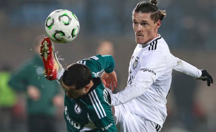 Alen Grgic (z prawej) z FC Noah i Ermal Krasniqi z Legii Warszawa