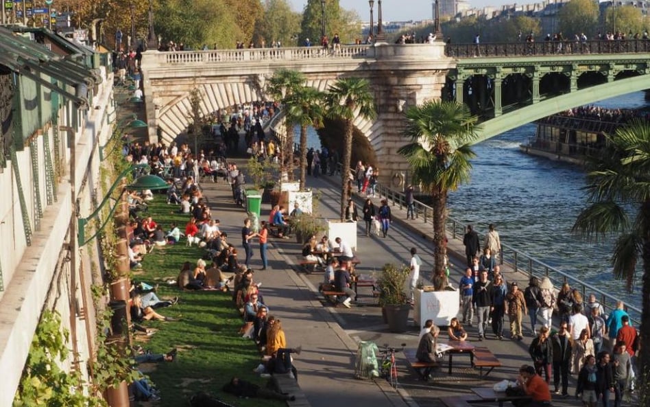 Overtourism nie odstrasza turystów