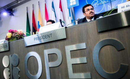Kulisy decyzji OPEC o obniżeniu limitów wydobycia ropy