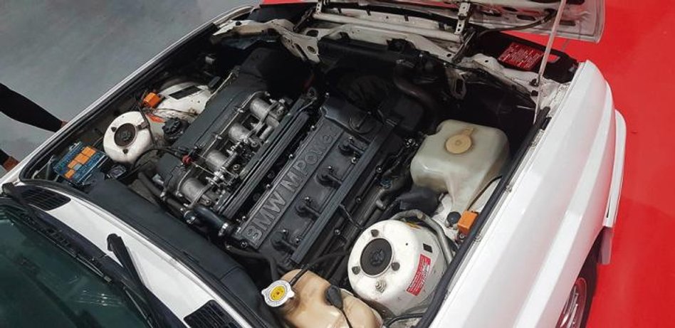 Pod maską czeka 220 KM – to wielka pokusa.