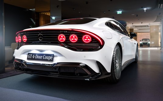 Mercedesa AMG GT 4-Door Coupé.